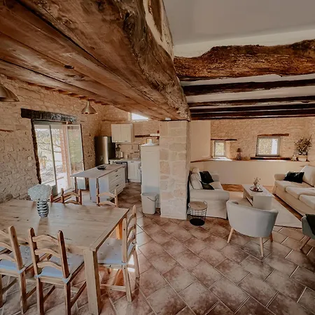 La Maison Des Pierres Blondes * Orban