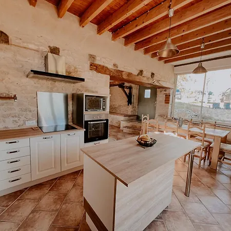 Prázdninový dům La Maison Des Pierres Blondes *