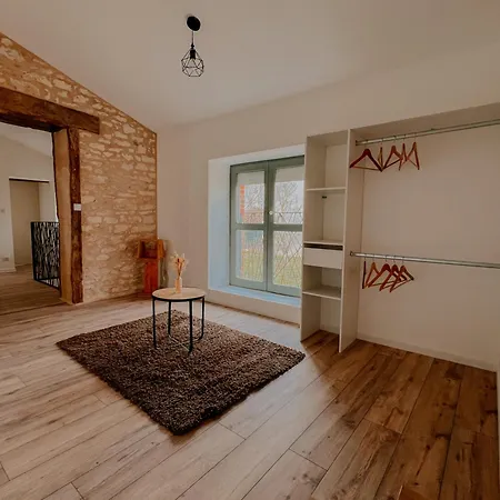 La Maison Des Pierres Blondes * Orban