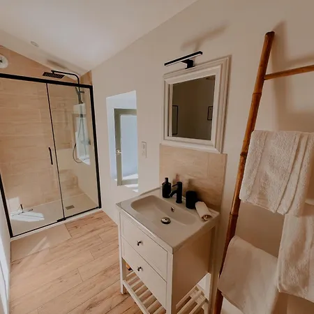 La Maison Des Pierres Blondes Orban