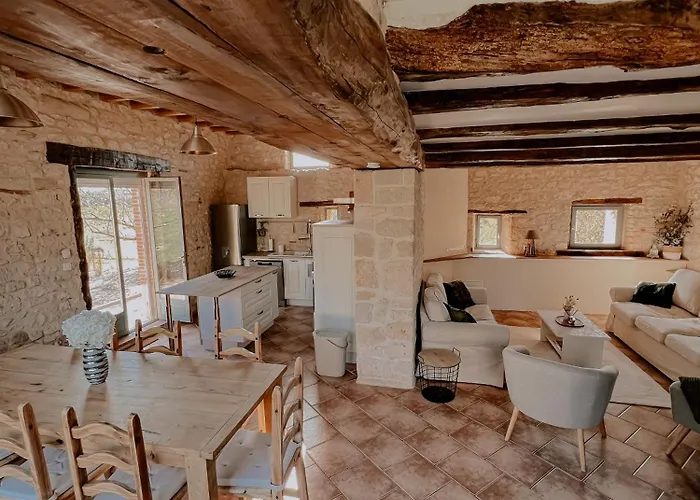 La Maison Des Pierres Blondes * Orban