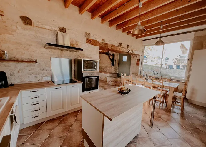 Prázdninový dům La Maison Des Pierres Blondes *