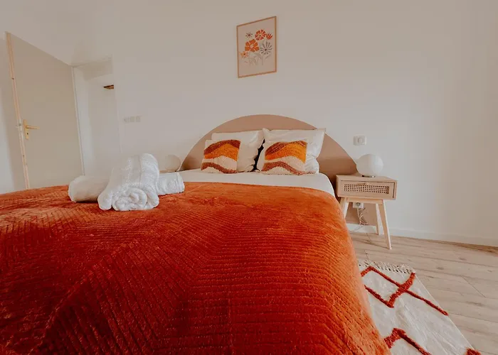 La Maison Des Pierres Blondes Orban