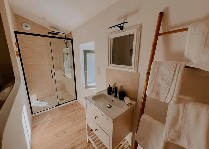 La Maison Des Pierres Blondes Orban