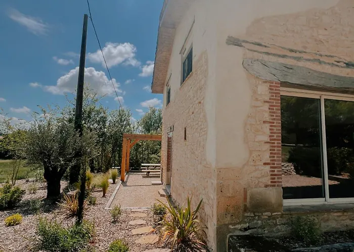 La Maison Des Pierres Blondes Orban